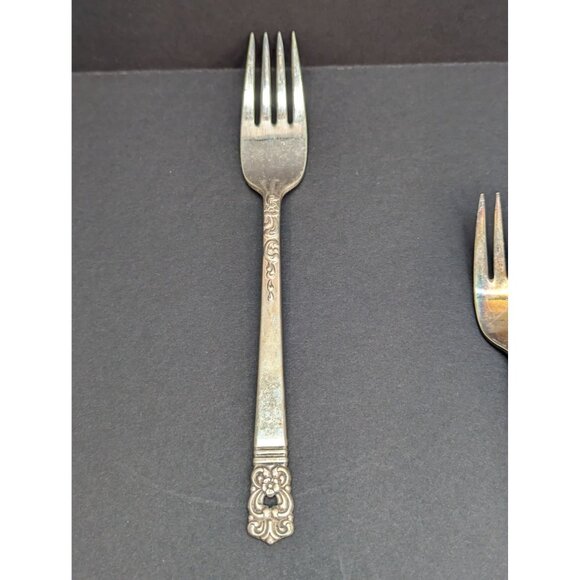 1881 Rogers Oneida Ruby Lane Pattern Place Setting Five Pieces Silver Plate - Picture 3 of 10